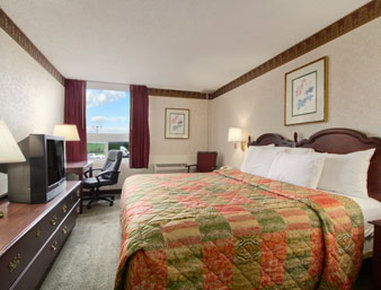 Travelodge Batavia - Batavia, NY