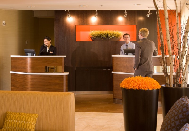 Courtyard By Marriott Lansing - Lansing, MI