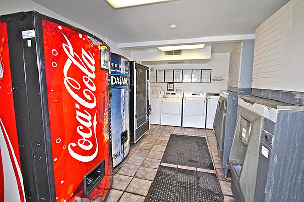MOTEL 6 - Corona, CA