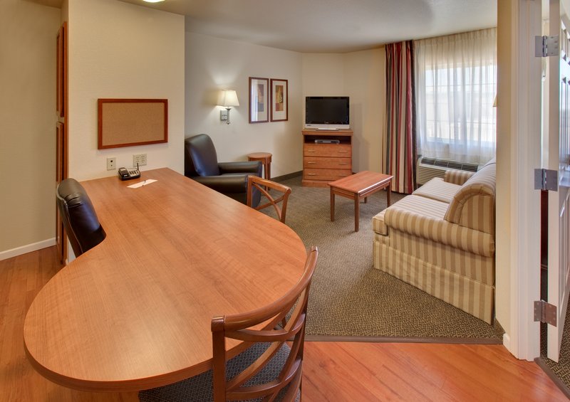 Candlewood Suites Bloomington-Normal - Colfax, IL