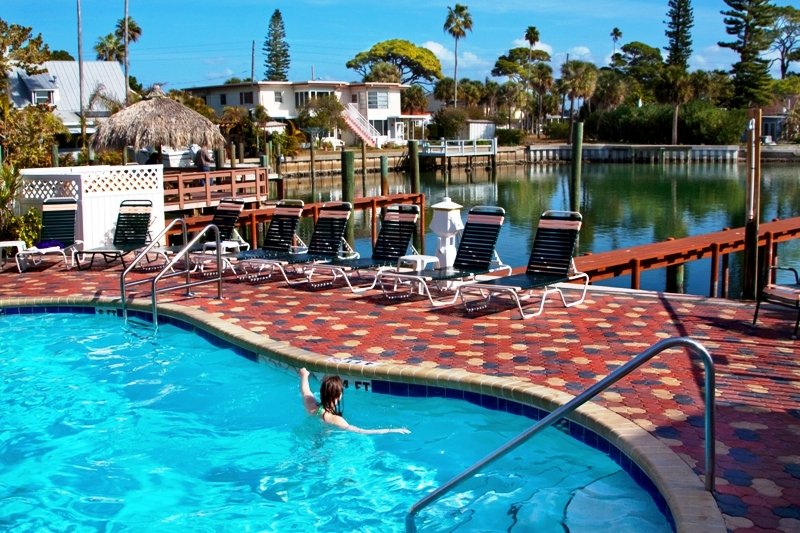 Bay Palm Resort - St. Petersburg, FL