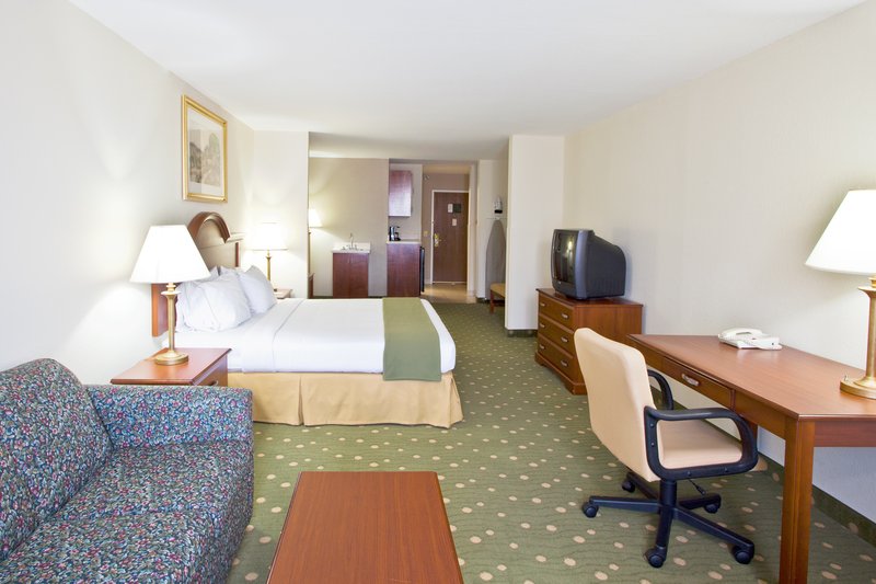 HOLIDAY INN EXPRESS-LIVE OAK - Live Oak, FL