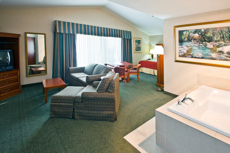 Holiday Inn Express & Suites WATERFORD - Waterford, MI