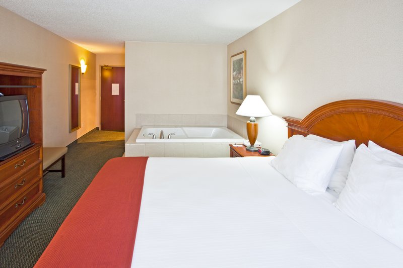 Holiday Inn Express & Suites WATERFORD - Waterford, MI