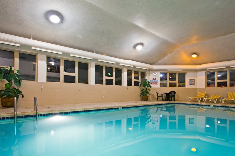 Holiday Inn Express & Suites WATERFORD - Waterford, MI