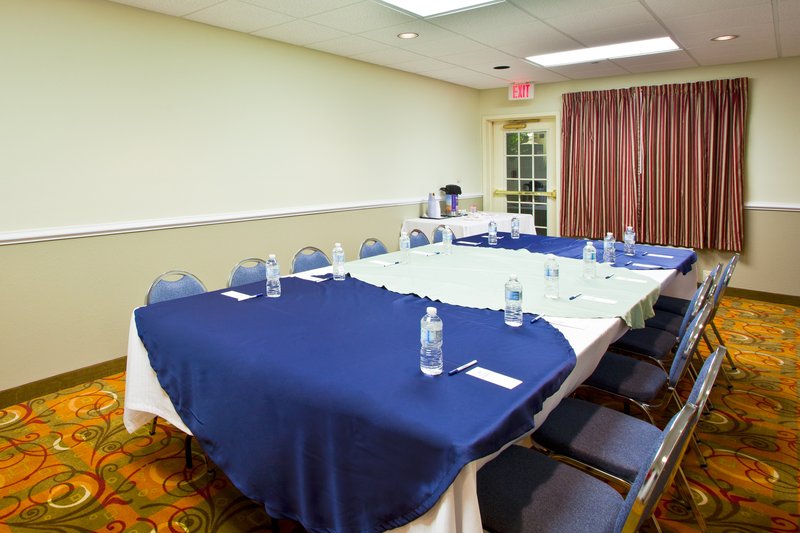 HOLIDAY INN EXPRESS-LIVE OAK - Live Oak, FL