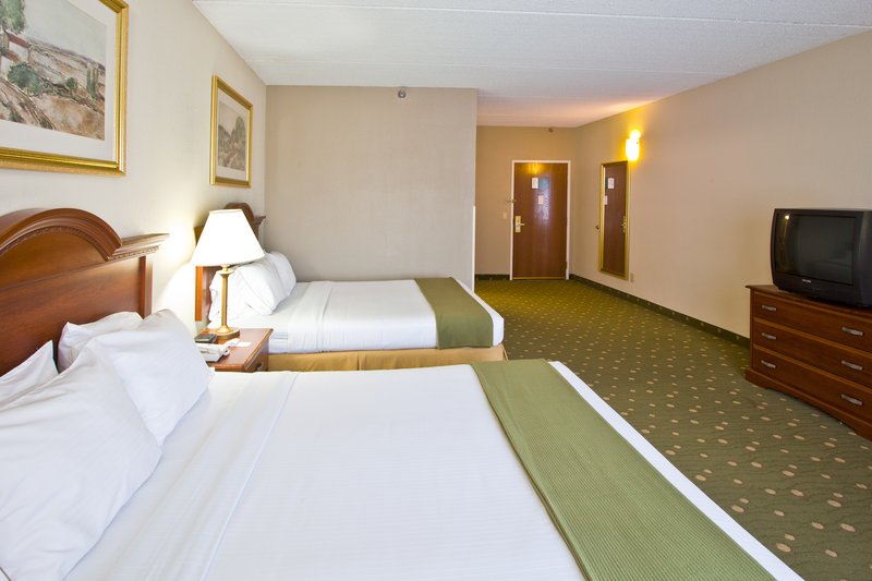 HOLIDAY INN EXPRESS-LIVE OAK - Live Oak, FL