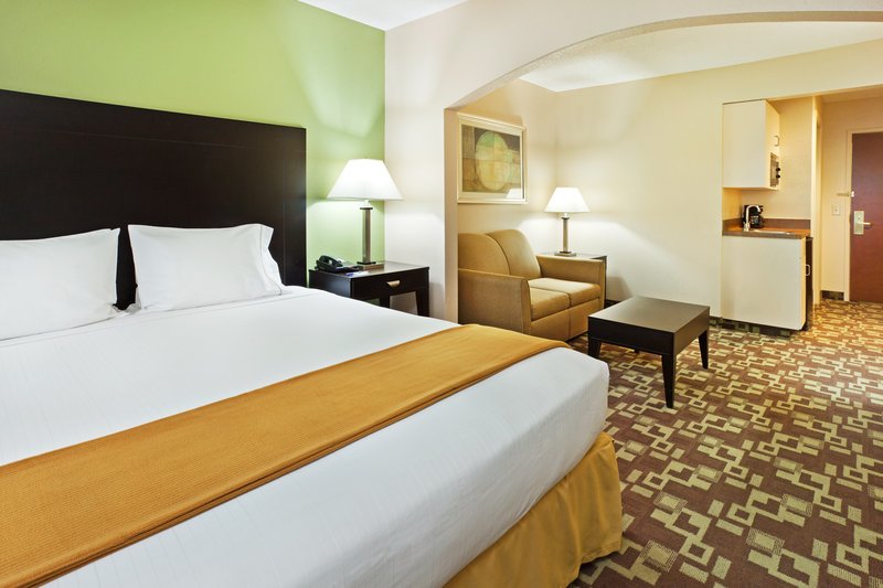 Holiday Inn Express & Suites REIDSVILLE - Reidsville, NC