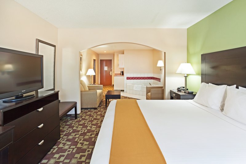 Holiday Inn Express & Suites REIDSVILLE - Reidsville, NC