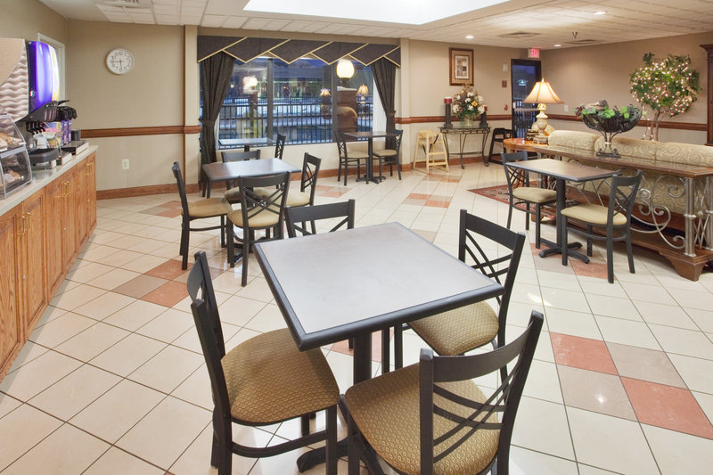 Holiday Inn Express & Suites LAURINBURG - Laurinburg, NC