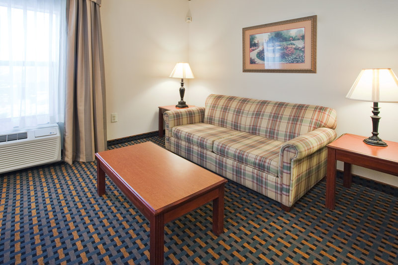 Holiday Inn Express & Suites LAURINBURG - Laurinburg, NC