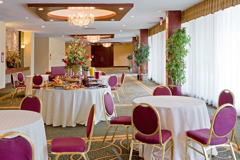 Crowne Plaza Philadelphia-Cherry Hill - Cherry Hill, NJ