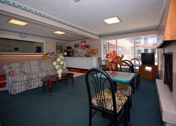 Econo Lodge Airport West