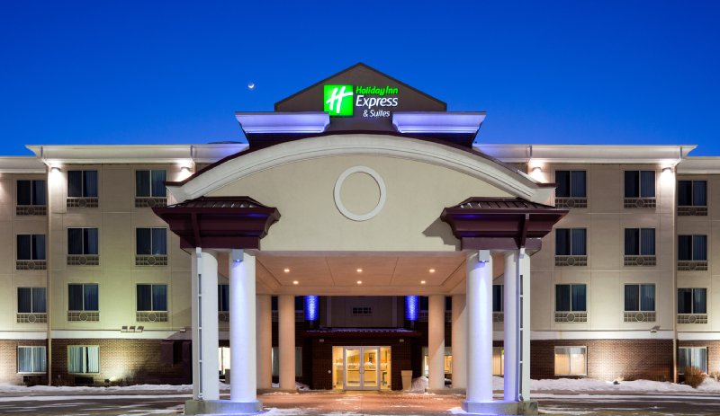 Holiday Inn Express & Suites GRAND FORKS - Grand Forks, ND