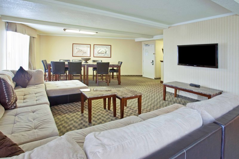 Holiday Inn - Long Beach, CA