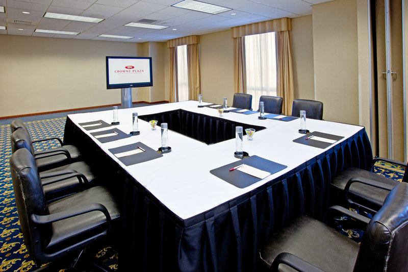 Crowne Plaza-Springfield - Mount Pulaski, IL