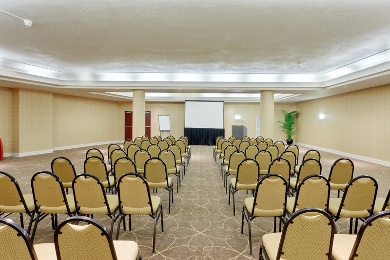 Holiday Inn Express & Suites LATHAM - Albany, NY