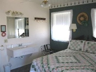 Canyon Country Inn Bed & Breakfast - Williams, AZ