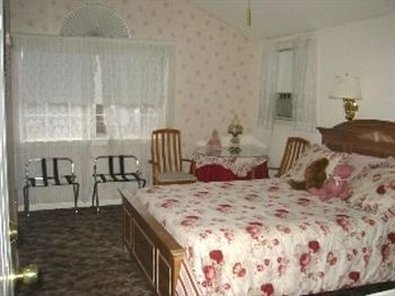 Canyon Country Inn Bed & Breakfast - Williams, AZ