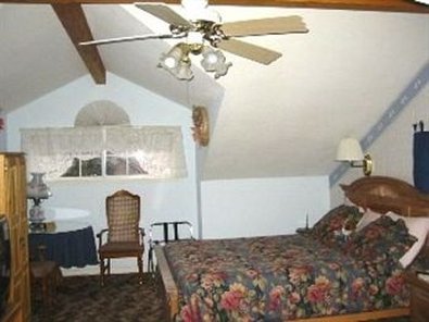 Canyon Country Inn Bed & Breakfast - Williams, AZ