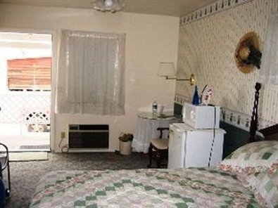 Canyon Country Inn Bed & Breakfast - Williams, AZ