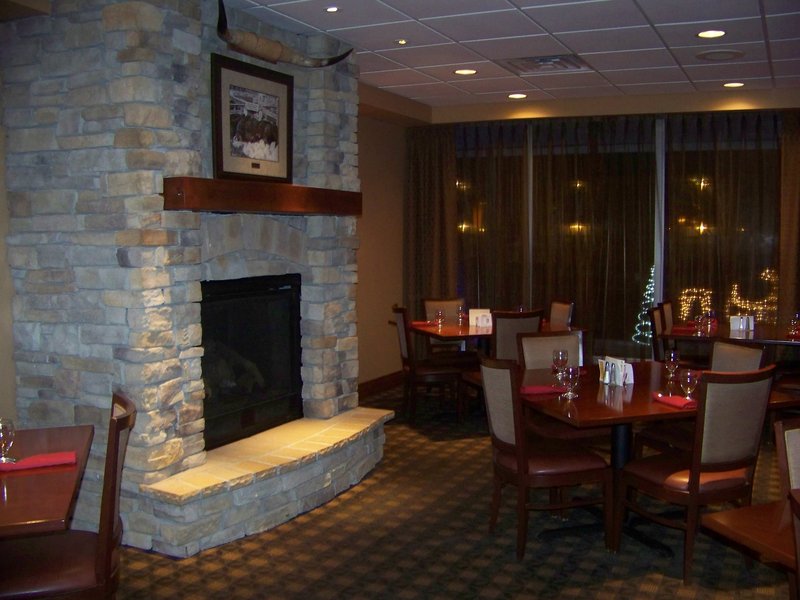 Norfolk Country Inn & Suites - Norfolk, NE