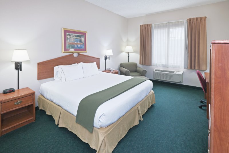 Holiday Inn Express & Suites VINITA - Quapaw, OK