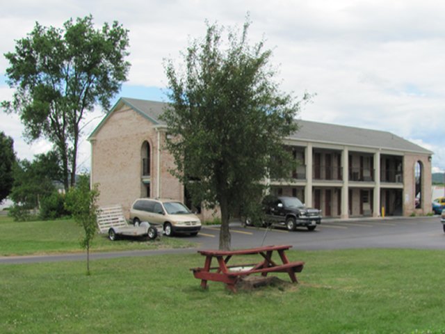 Red Carpet Inn - Hanover, PA