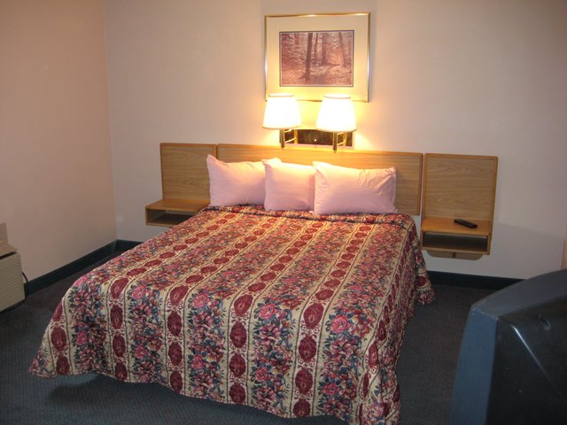 Red Carpet Inn - Hanover, PA