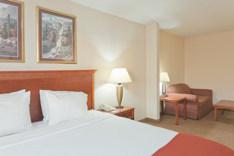 HOLIDAY INN EXPRESS-PORTAGE - Portage, IN