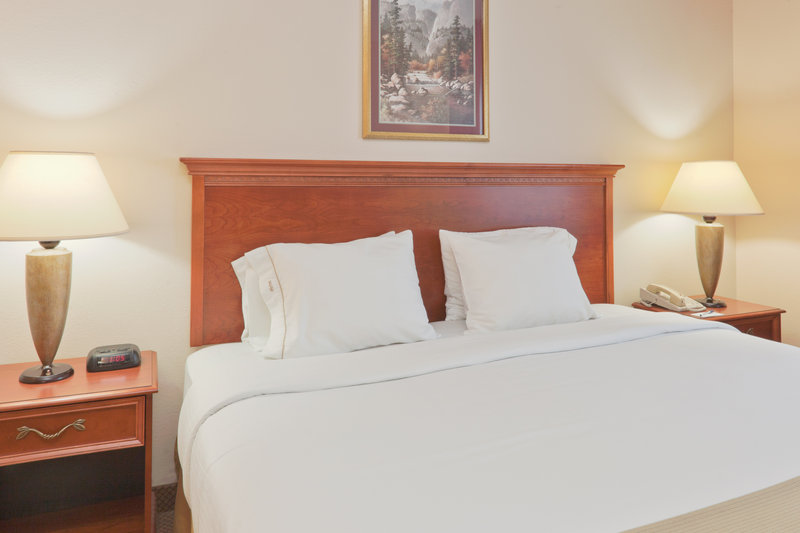 HOLIDAY INN EXPRESS-PORTAGE - Portage, IN