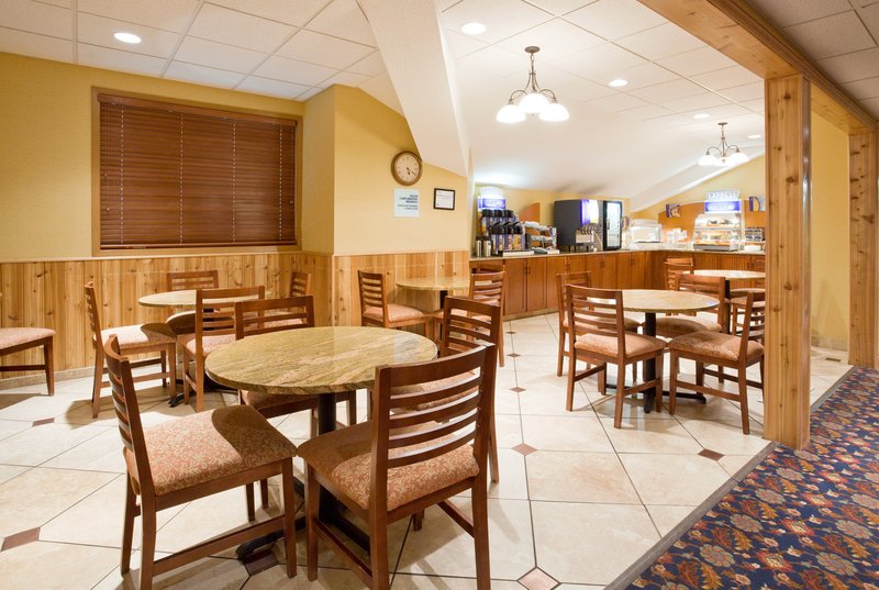 Holiday Inn Express - Bemidji, MN