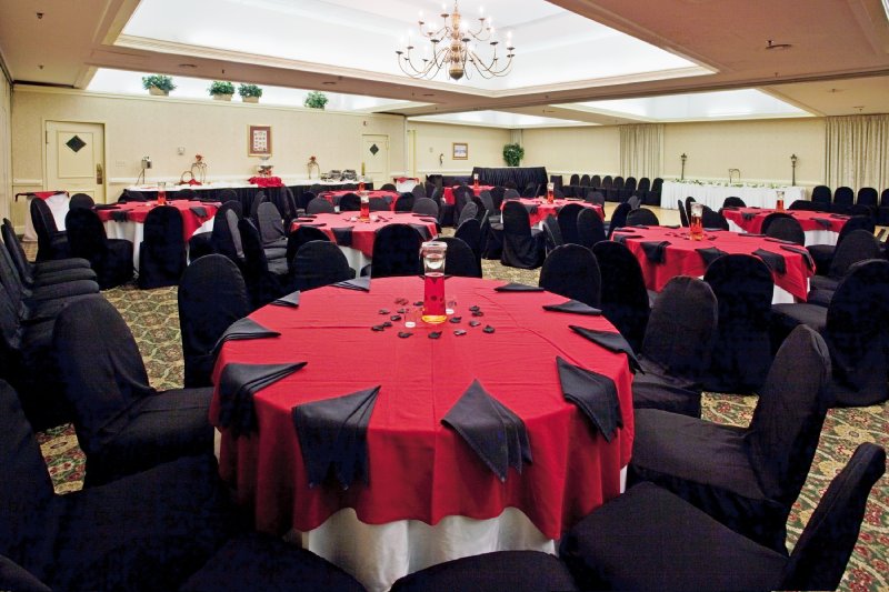 Doubletree By Hilton Hotel Raleigh-Brownstone-University - Raleigh, NC