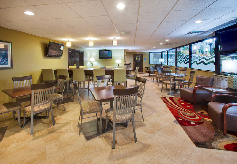 Holiday Inn AUSTIN CONFERENCE CENTER - Austin, MN