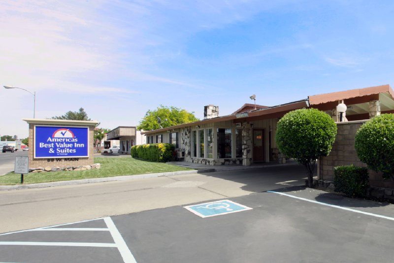 Americas Best Value Inn & Suites