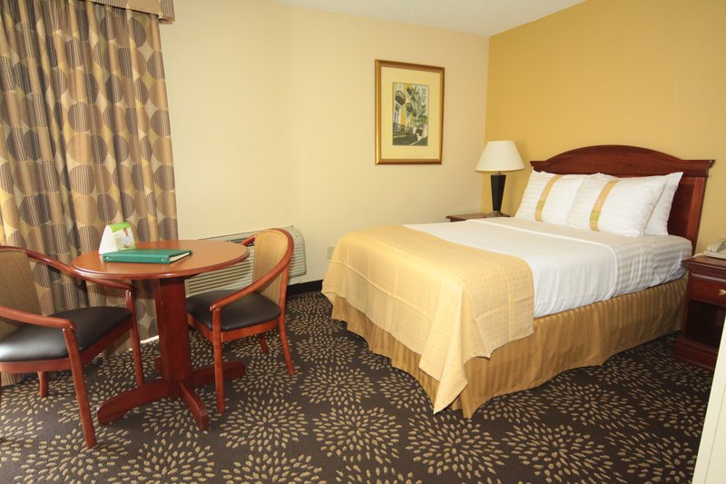 Holiday Inn CHARLESTON-RIVERVIEW - Charleston, SC