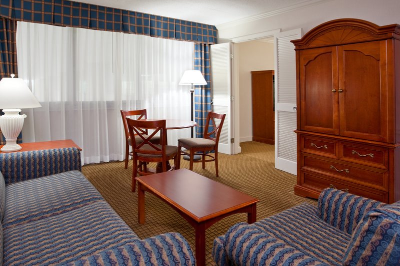 RESIDENCE INN - Westlake, OH