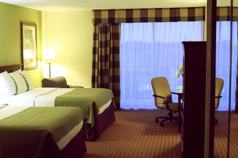 Holiday Inn - Saddle Brook, NJ