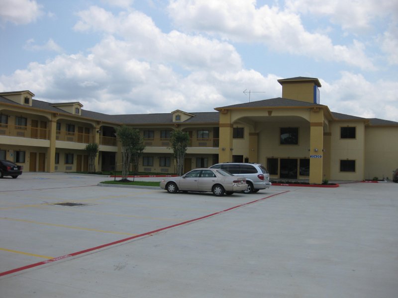 Americas Best Value Inn & Suites Tomball - Tomball, TX