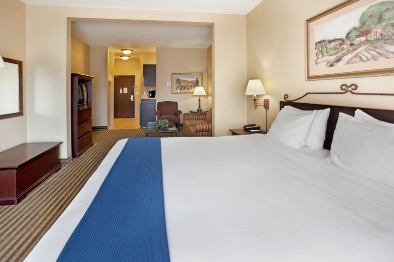 Holiday Inn Express & Suites MARINA - STATE BEACH AREA - Marina, CA