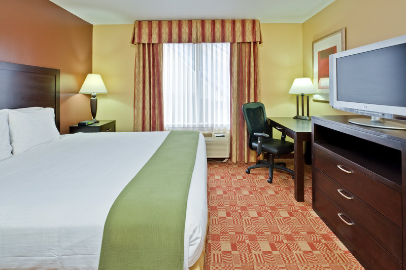 Baymont Inn & Suites - Albany, GA