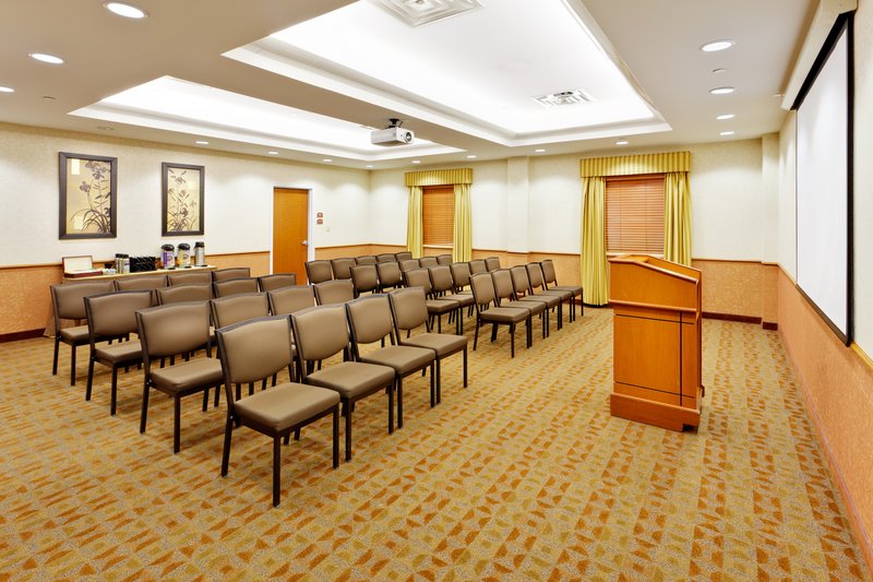 Holiday Inn Express Hotel & Suites East End - Riverhead, NY