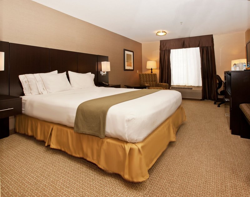 HOLIDAY INN EXPRESS - Brentwood, CA