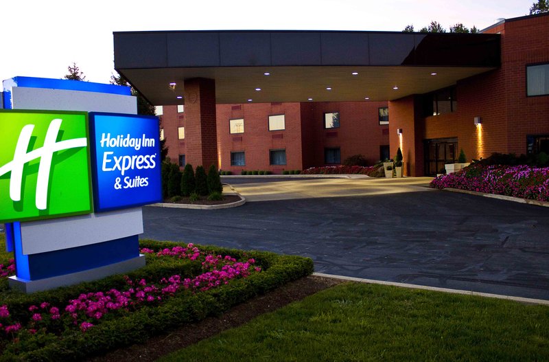 Holiday Inn Express & Suites MENTOR (LAMALFA CONF CENTRE) - Mentor, OH