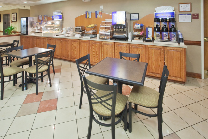 Holiday Inn Express & Suites LAURINBURG - Laurinburg, NC