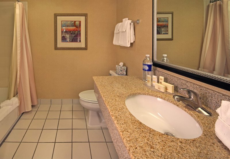 Courtyard By Marriott Hartford Cromwell - Cromwell, CT