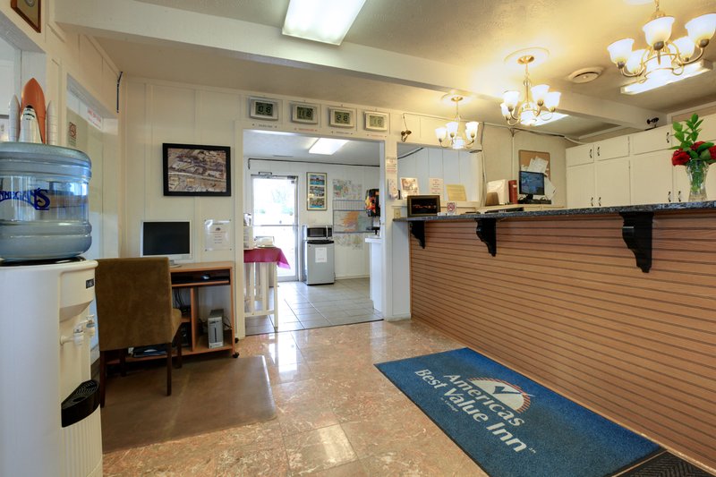 Americas Best Value Inn - Salina, KS