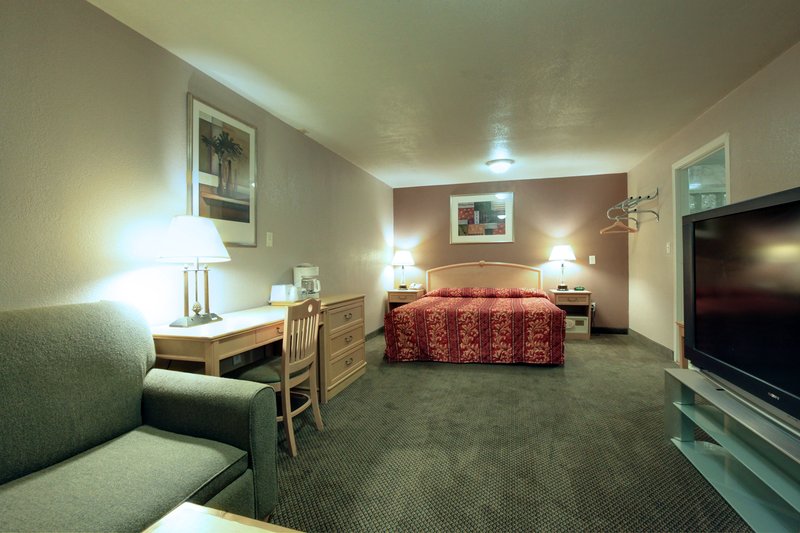 Americas Best Value Inn - Salina, KS