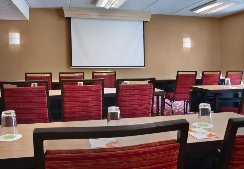 Courtyard By Marriott Poughkeepsie - Poughkeepsie, NY