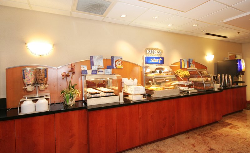 Holiday Inn Express & Suites WALTERBORO I-95 - Walterboro, SC